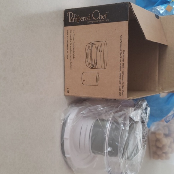 the pampered chef Other - Pampered Chef ice cream sandwich maker